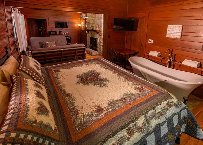 Hotel White Pines Stratford